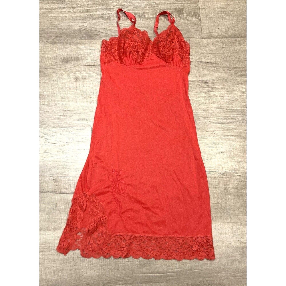 Vintage 60s Val Mode Red Embroidery & Lace Trim Full Slip Sz 32 Nylon